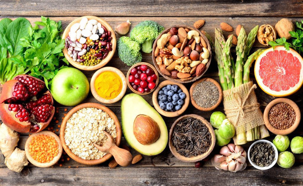 Το «μαγικό» κόλπο για τα superfoods –  Ποια ώρα της ημέρας να τα τρώμε και γιατί;