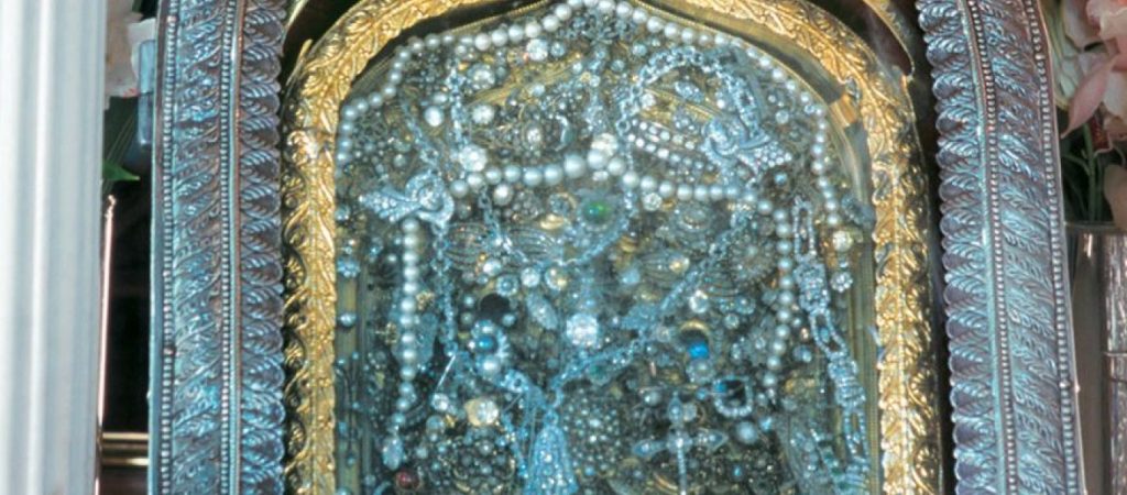 Παναγία της Τήνου: Αυτή είναι η εντυπωσιακή εικόνα που «κρύβουν» τα τάματα (φωτο)