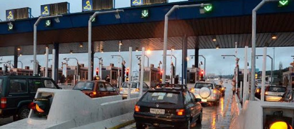 «Ουρές» στο Αιγίνιο εξαιτίας οδηγού που μπήκε στο αντίθετο ρεύμα στην εθνική οδό (βίντεο)