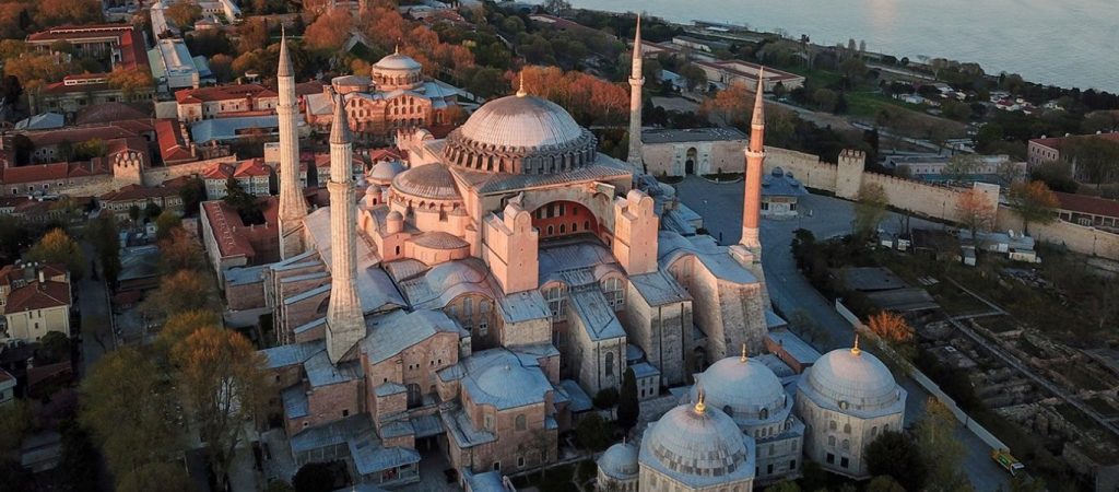 «Arab News»: «Ο Τούρκος πρόεδρος φαίνεται να αγνοεί ότι η Αγία Σοφία δεν έχει καμία απολύτως σημασία στο Ισλάμ»