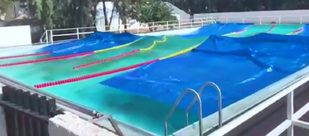«Τρικυμία» σε πισίνα: Πώς είναι όταν γίνεται σεισμός 7,4 Ρίχτερ (βίντεο)