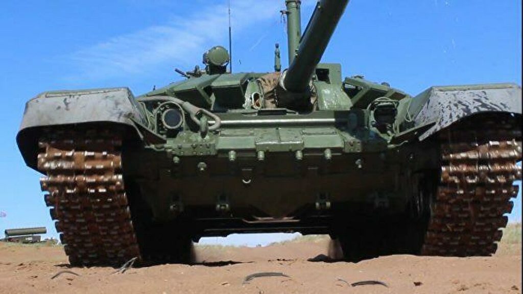 Ρωσικό T-72B3 μετατρέπεται σε… υποβρύχιο και διασχίζει ποτάμι (βίντεο)