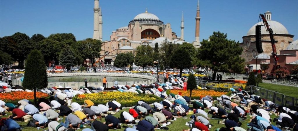 Επίθεση Κεμαλιστών στον Ρ.Τ.Ερντογάν μέσω Τζουμχουριέτ – «Προσβολή στον Κεμάλ όσα ακούστηκαν στην Αγία Σοφία»