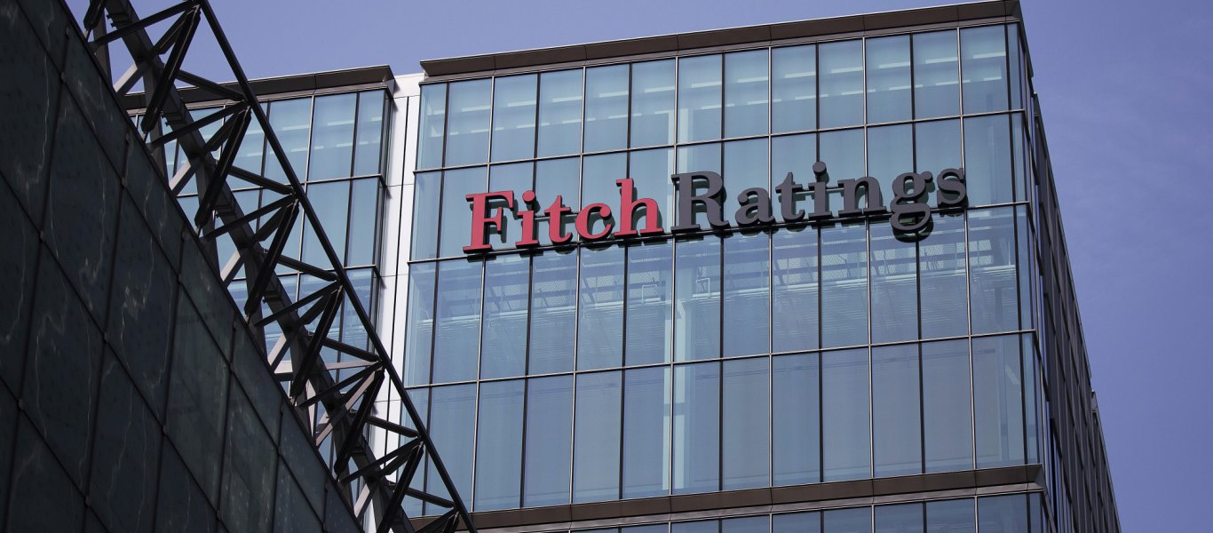 Συρρίκνωση συνολικά άνω του 3% της ελληνικής οικονομίας μέχρι το 2022 βλέπει η Fitch