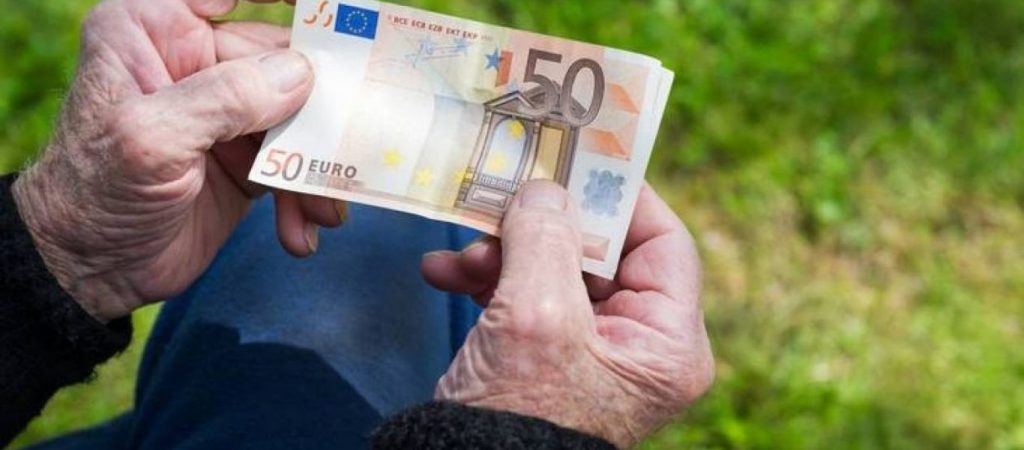 Υπ.Οικονομικών – Αναδρομικά: Έτσι θα γλιτώσουν φόρους και πρόστιμα οι 70.000 συνταξιούχοι