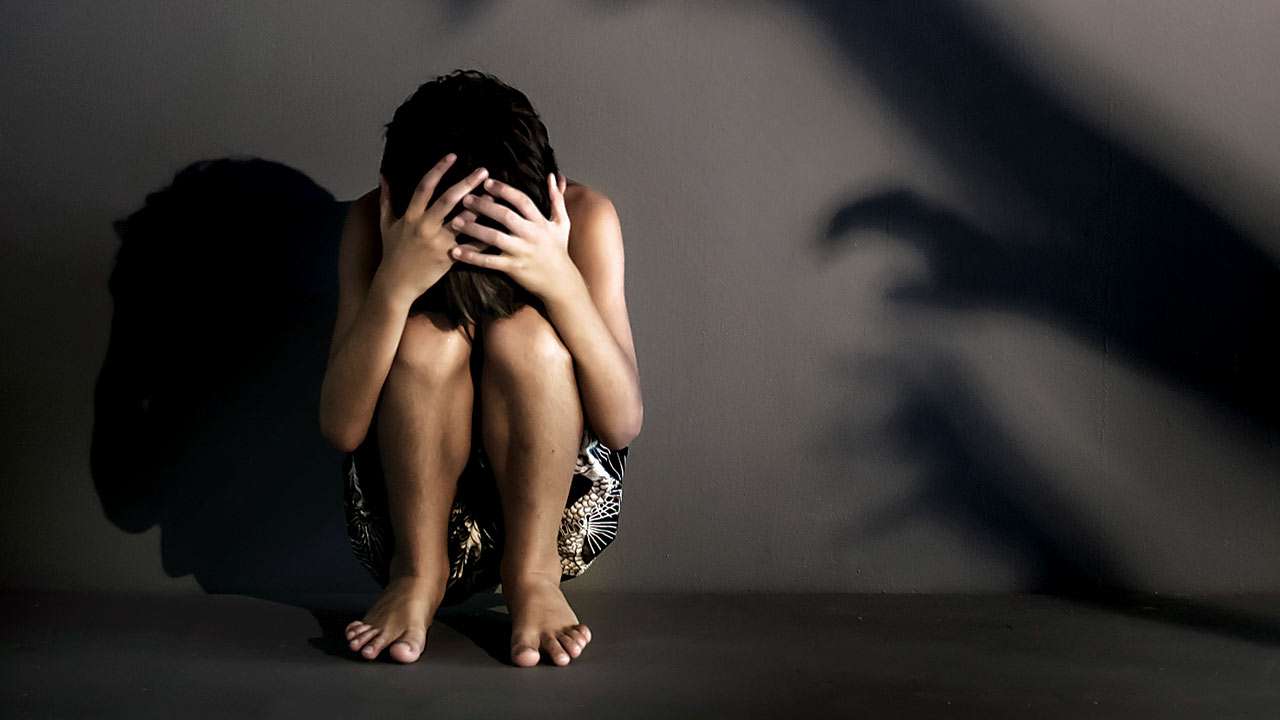 Ινδία: Ανήλικη κακοποιήθηκε σεξουαλικά από 19χρονο στο μεγαλύτερο κέντρο θεραπείας της χώρας (βίντεο)