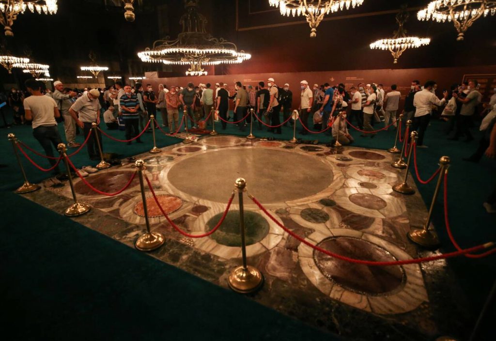 Αγία Σοφία: Το μοναδικό σημείο που άφησαν ακάλυπτο οι Τούρκοι (φώτο)