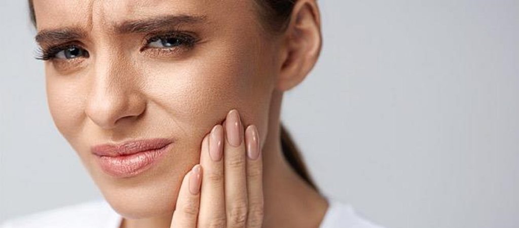 Πονάει το δόντι σας; Έτσι θα ανακουφιστείτε με φυσικό τρόπο