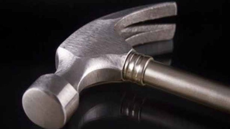 Καβγάς μεταξύ αλλοδαπών στη Σύρο: Τον χτύπησαν με σφυρί στο πρόσωπο