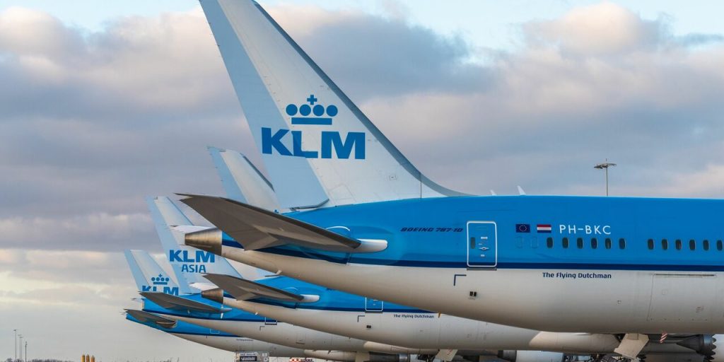 Η KLM ανάγκασε γυναίκα να αλλάξει θέση λόγω Εβραίου που δεν ήθελε να καθίσει δίπλα της