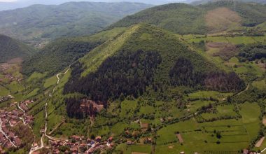 Οι πυραμίδες της Βοσνίας: Οι αναλύσεις των ερευνητών για το μυστήριο γύρω από τις περίεργες κατασκευές (βίντεο)
