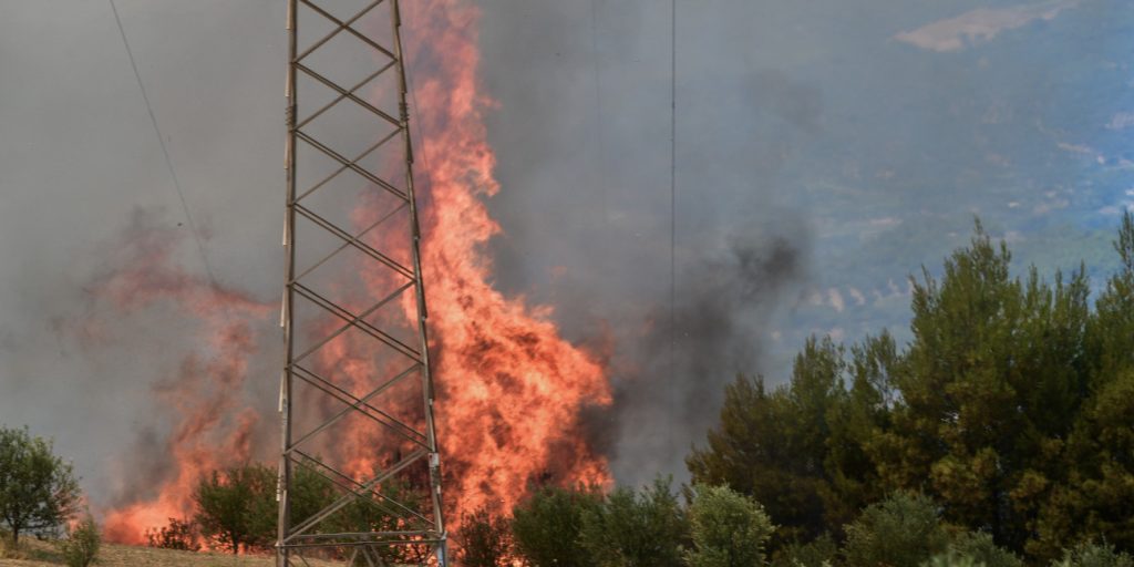 Φωτιά στην Ωλένη Ηλείας – Ενισχύονται οι πυροσβεστικές δυνάμεις