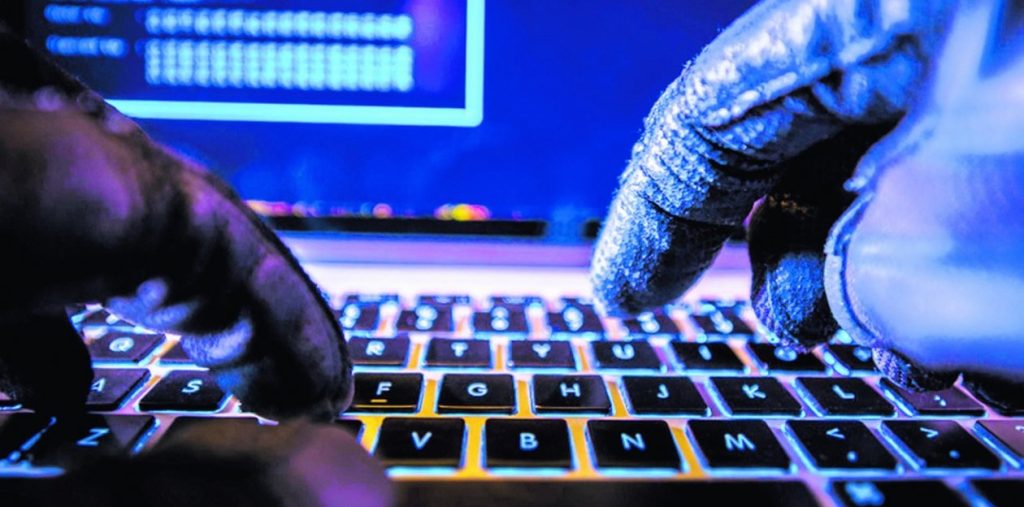 ΗΠΑ: 21χρονος Κύπριος χάκερ απειλείται με ποινή 20ετούς κάθειρξης