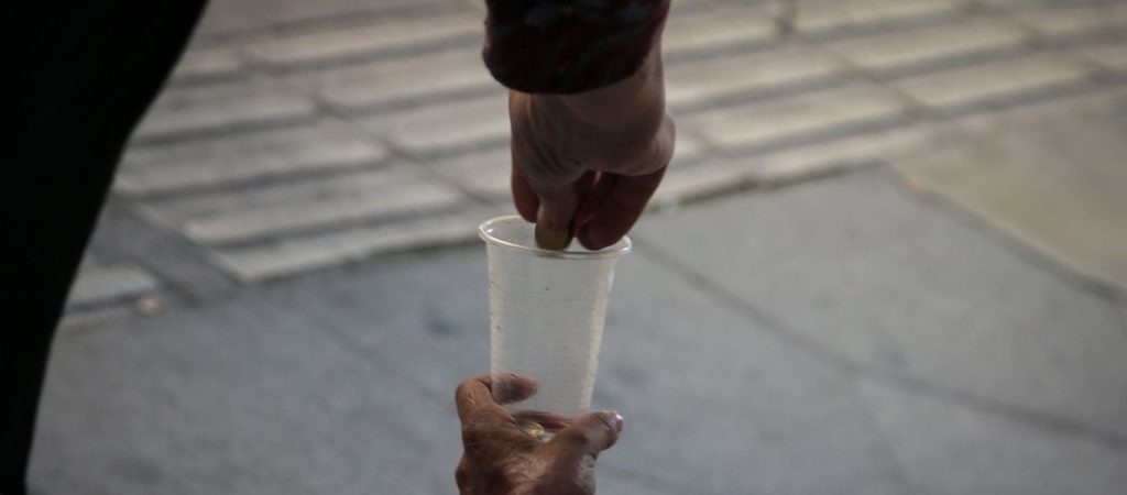 Σε έξαρση η φτώχεια στην ΕΕ – Ένας στους έξι πολίτες αντιμέτωπος με το πρόβλημα