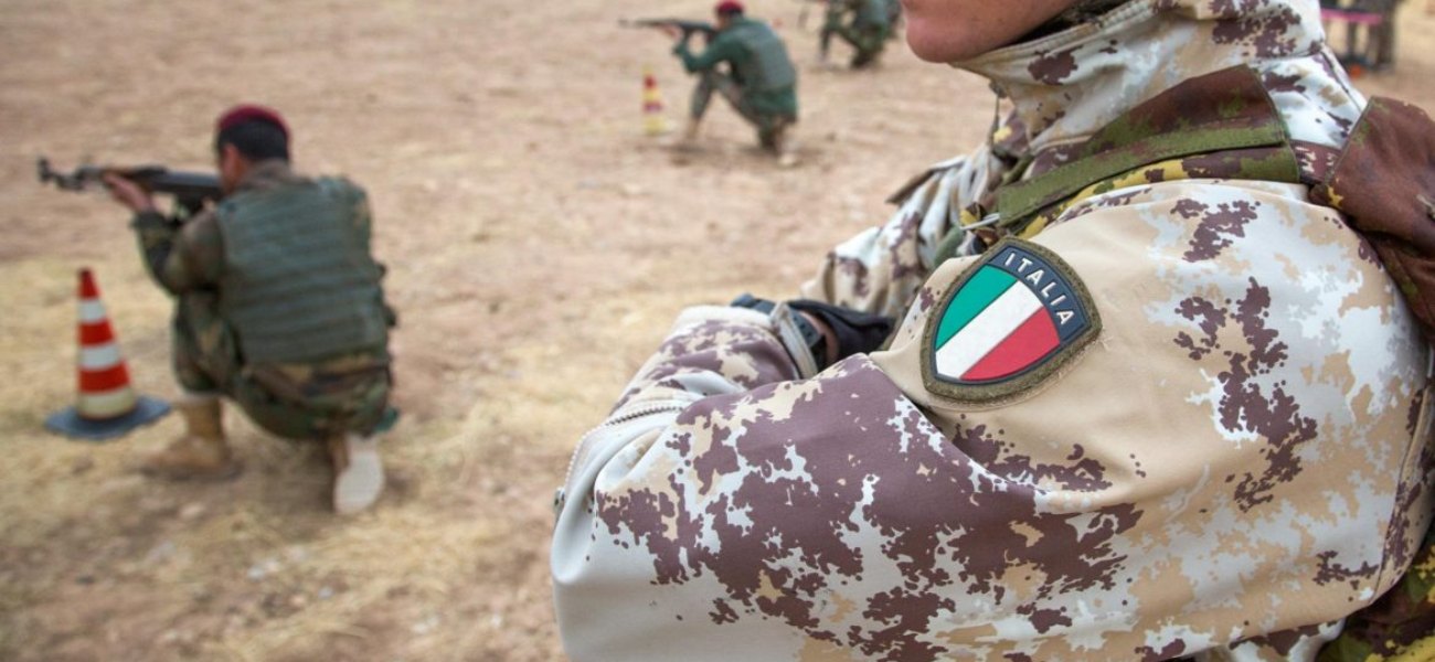 Ιταλία: Ο στρατός αναλαμβάνει τη φύλαξη των κέντρων παραμονής παράνομων μεταναστών