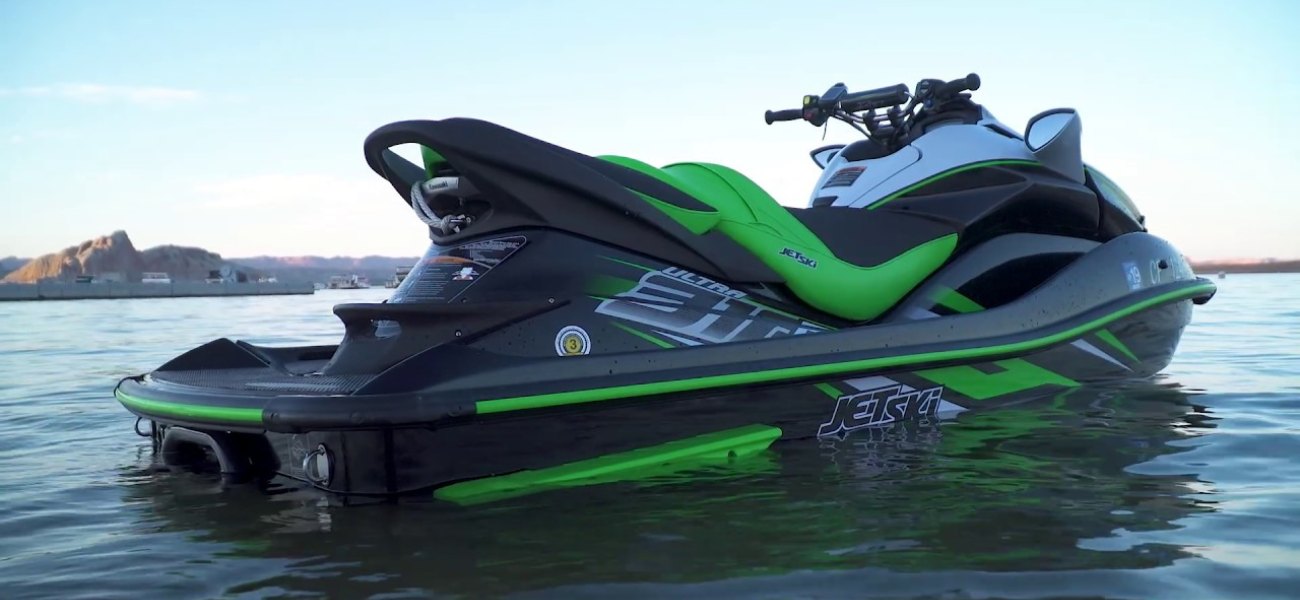 Μύκονος: Ανήλικος οδηγός τζετ σκι συγκρούστηκε με θαλάσσιο καναπέ και τραυμάτισε μία 15χρονη