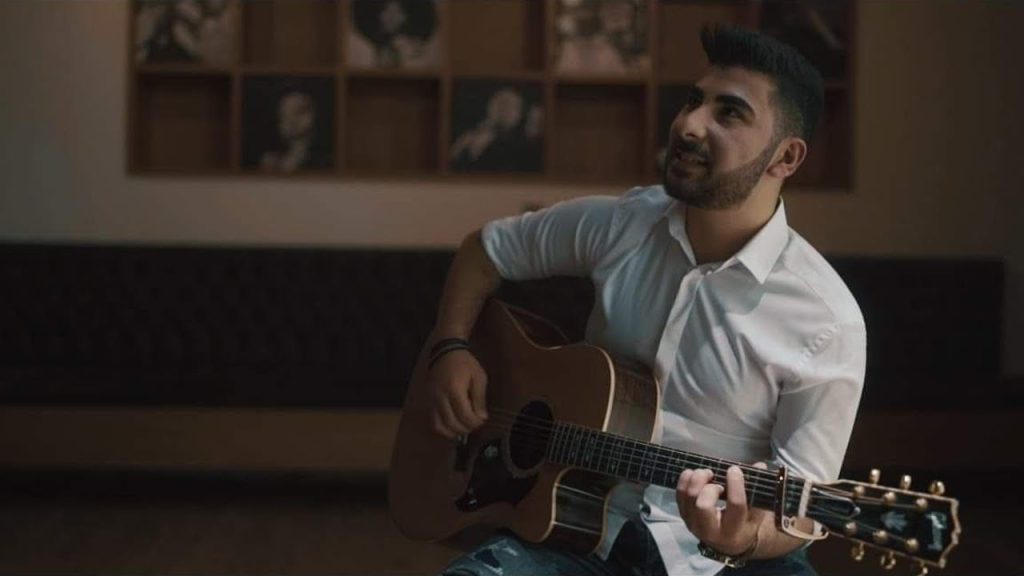 Στα χνάρια του Παντελή: Υπέγραψε με δισκογραφική ο Παντελίδης junior