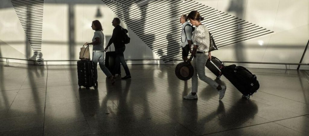 Η τραγωδία του ελληνικού τουρισμού σε αριθμούς: Μείον 99,2% τα έσοδα τον Μάϊο! – 83% η πτώση εσόδων για το 2020