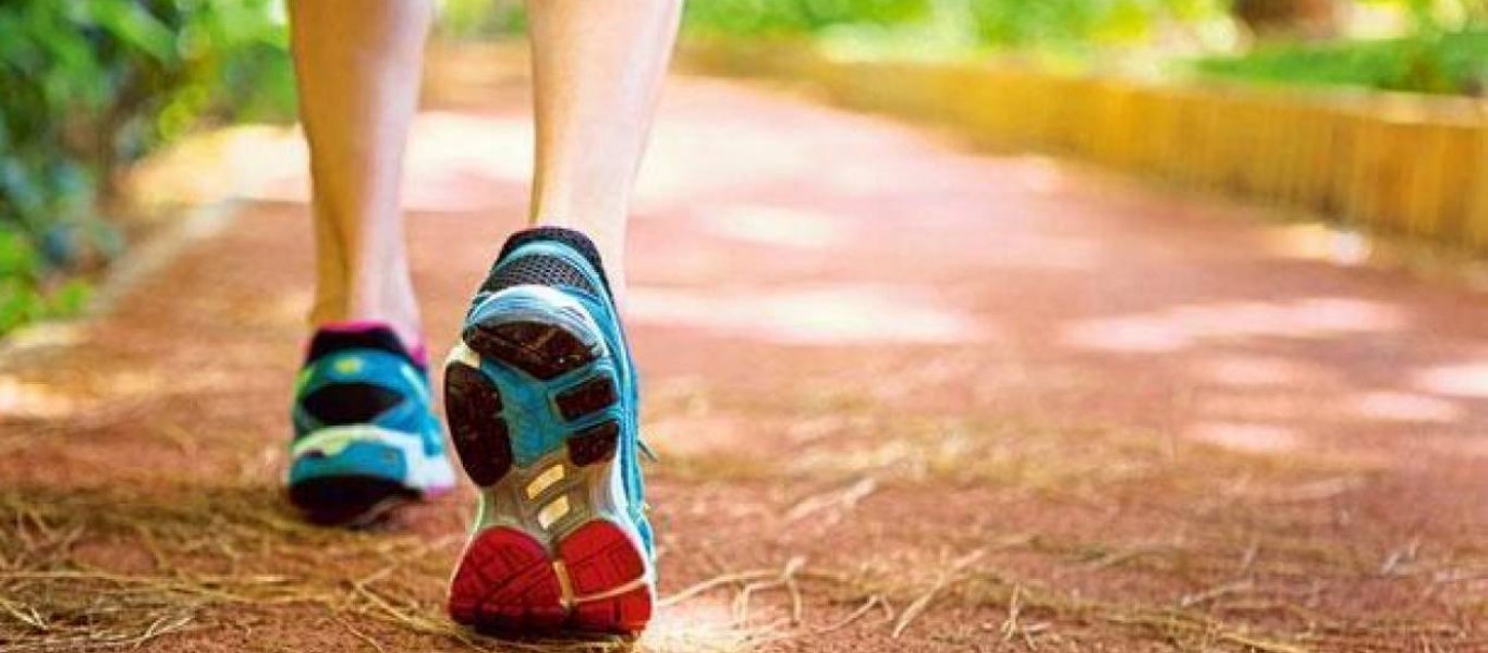 Περπατάτε όλο και πιο αργά; – Να τι σημαίνει για την υγεία σας