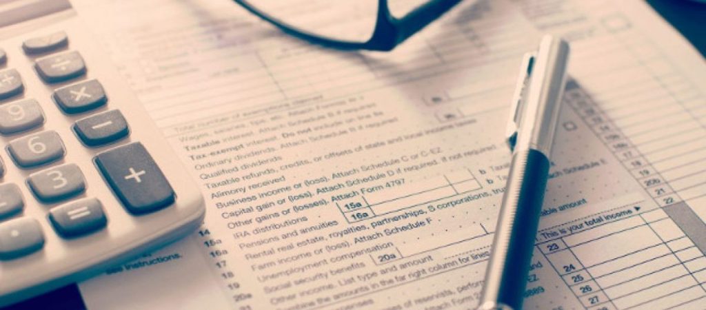 Φορολογικές δηλώσεις: Ποιο είναι το ποσό της έκπτωσης που δικαιούνται οι φορολογούμενοι