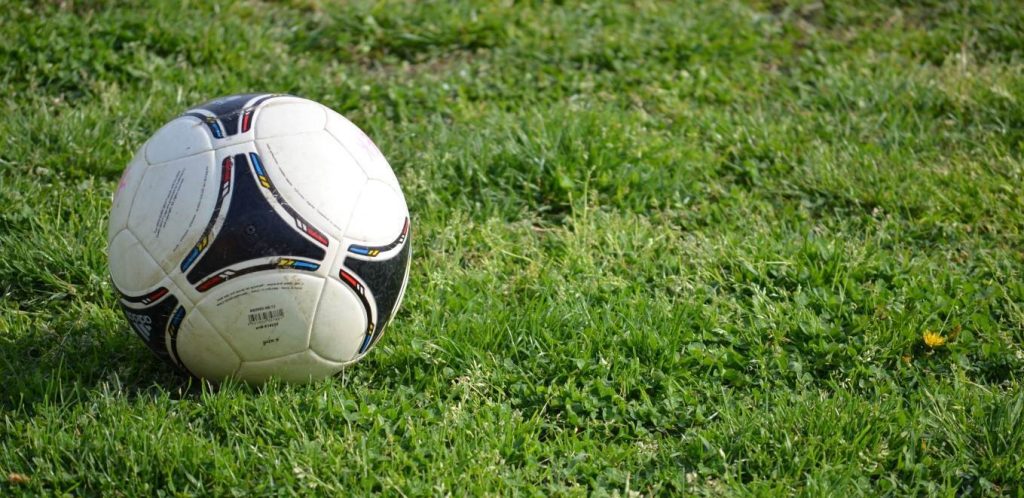 «Μέσι των Εμιράτων»: H ποδοσφαιρίστρια που μπήκε στα ρεκόρ Γκίνες (βίντεο)