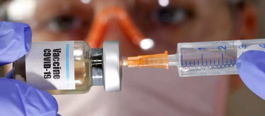 Κορωνοϊός: Εξαιρούνται τα εμβόλια από τη μηνιαία φαρμακευτική δαπάνη