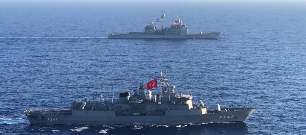ΗΠΑ: Κοινή άσκηση με την Τουρκία στη Μεσόγειο – Η φωτογραφία που δημοσίευσαν και το σχόλιο