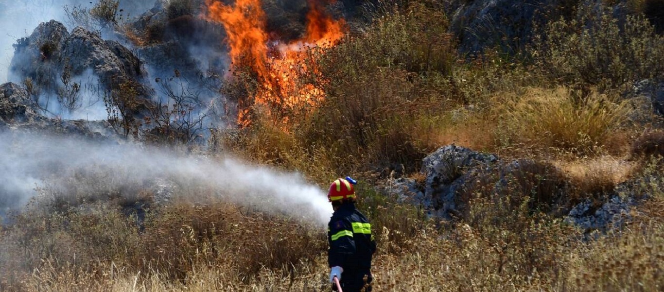 Φωτιά στον Ασπρόπυργο – Άμεση η κινητοποίηση της πυροσβεστικής