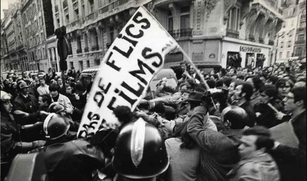 Die Welt: «Η απελευθέρωση των ηθών του 1968 ξεκίνησε από τη Ρόδο όχι από την Καλιφόρνια»
