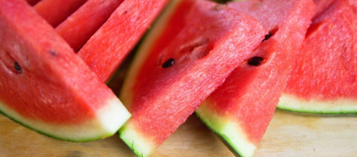 Το γνωρίζατε; – Δείτε γιατί πρέπει να τρώμε και τη φλούδα από το καρπούζι