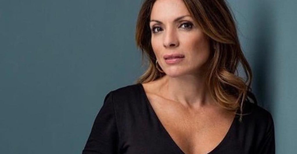 Α.Πασχαλίδου με δάκρυα στα μάτια: «Ήμουν παιδί από το πιο φτωχό προάστιο της Σουηδίας»