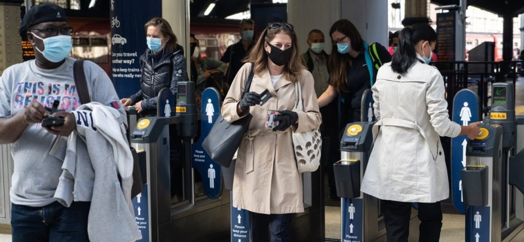 Αγγλία: Ανησυχία για τα αυξανόμενα κρούσματα – Αυστηρότερα τα μέτρα προστασίας