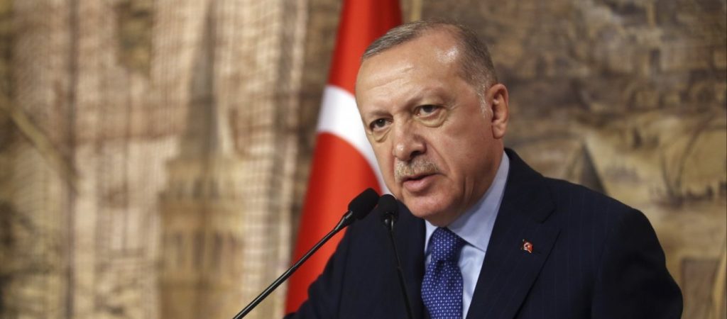 Wall Street Journal: «Ολοταχώς για capital control o Ρ.Τ.Ερντογάν»