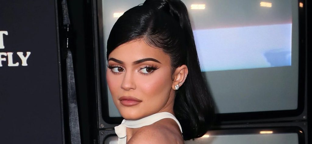 H Κάιλι Τζένερ και η Ελληνίδα κολλητή της φοράνε τα ίδια ρούχα και μοιάζουν σαν δύο σταγόνες νερού (φώτο)