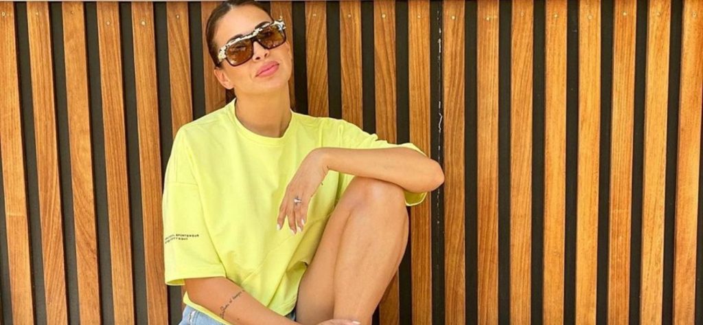 Δύσκολες στιγμές για την Ελένη Χατζίδου – Έχασε τον θείο της