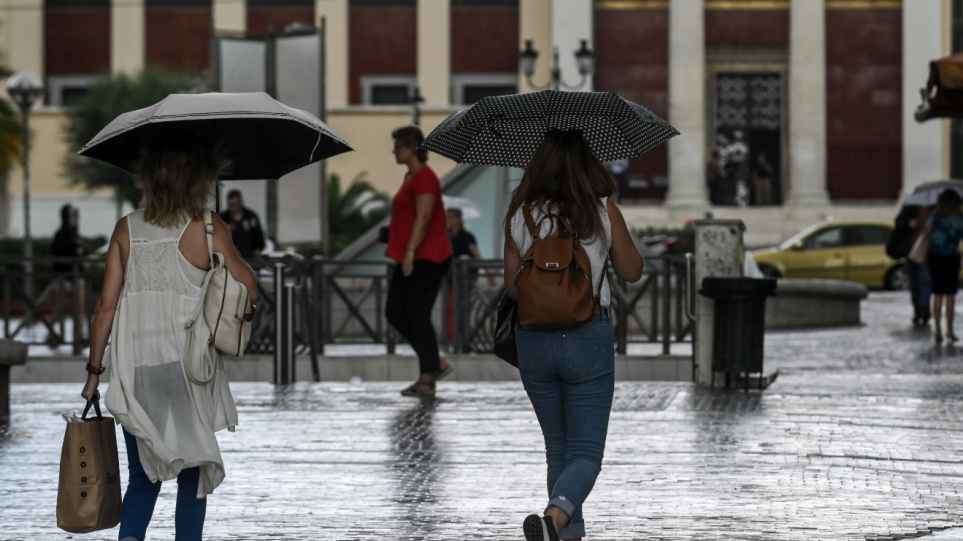 Ο καιρός… «τρελάθηκε» – 1η Αυγούστου με βροχή στο κέντρο της Αθήνας (upd)