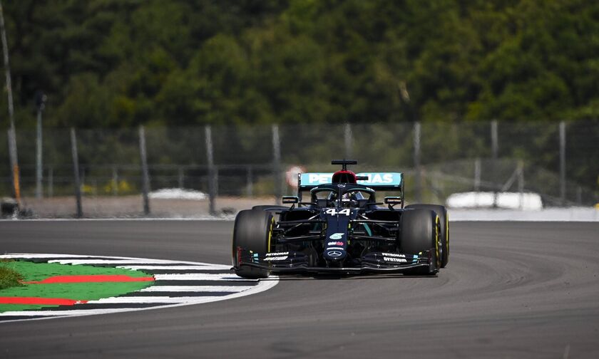 Λιούις Χάμιλτον: Συνέτριψε το ρεκόρ γύρου και στη Μεγάλη Βρετανία και πήρε την pole position (φωτό)