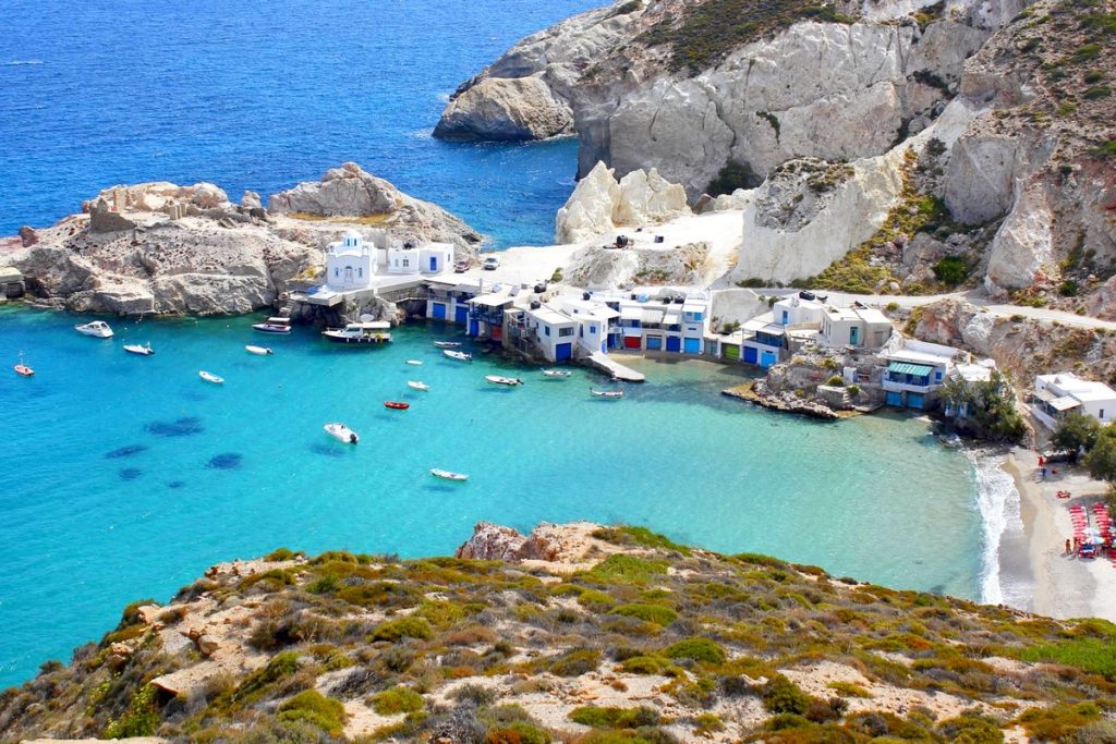 CNN: «Στην Ελλάδα υπάρχουν όμορφες παραλίες  που μπορούν να θεραπεύσουν την ”μαυρίλα” του lockdown»
