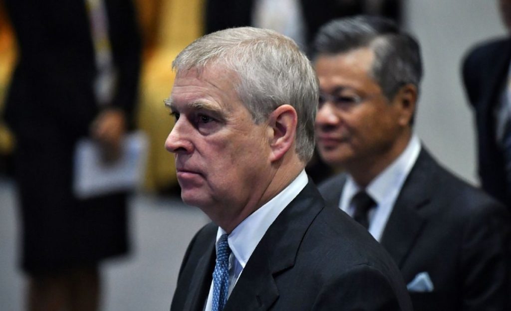 Νέος «πονοκέφαλος» στο Μπάκιγχαμ: Δικαστικά έγγραφα «καίνε» τον Πρίγκιπα Άντριου – Φέρεται να συνευρέθηκε με ανήλικη