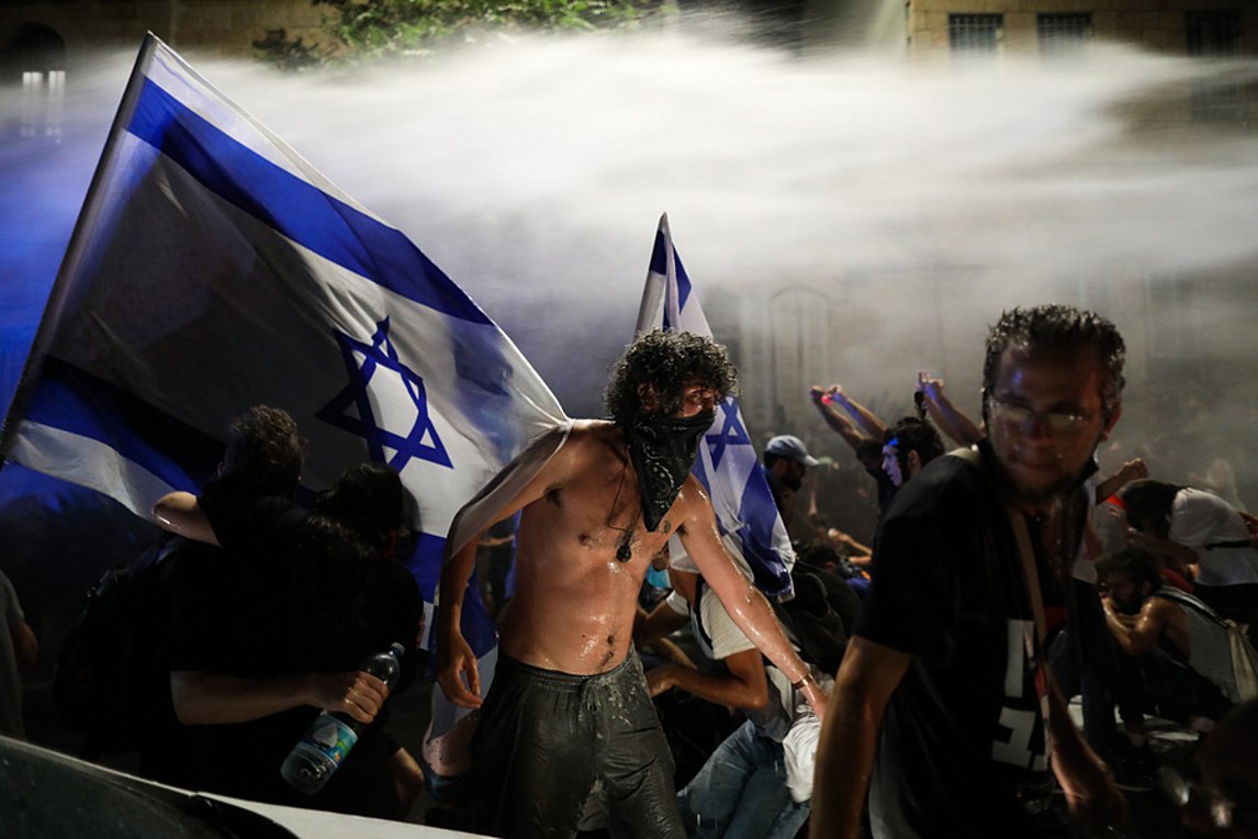 Ισραήλ: Χιλιάδες διαδηλωτές ζητούν την παραίτηση του Νετανιάχου