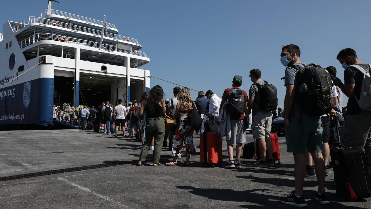 Αυξάνεται ο μέγιστος επιτρεπόμενος αριθμός επιβατών στα πλοία – Δείτε τι προβλέπει η απόφαση
