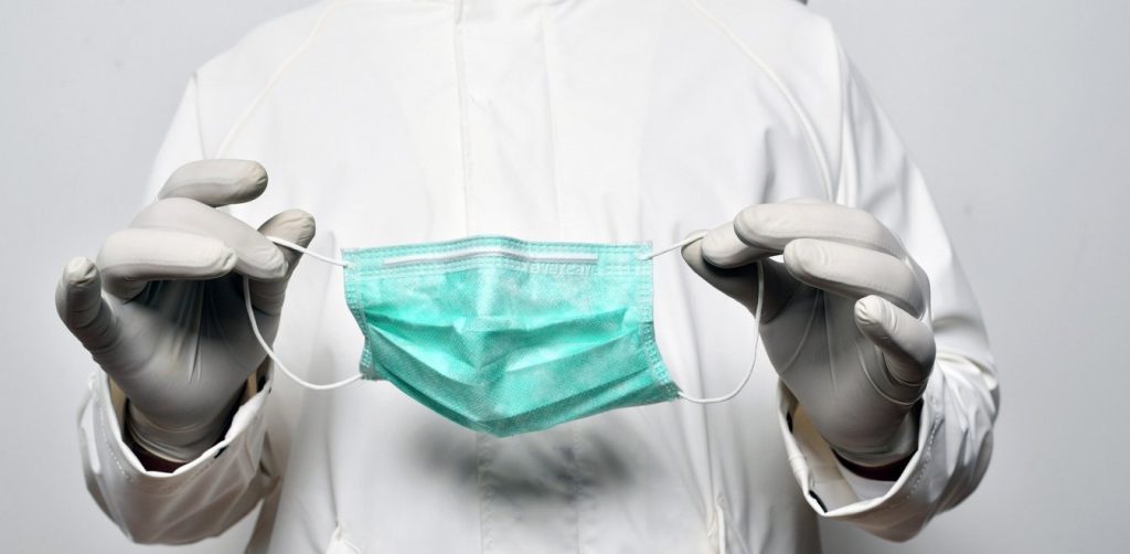 Δημοσιεύθηκε στο ΦΕΚ η απόφαση για τη χρήση μάσκας