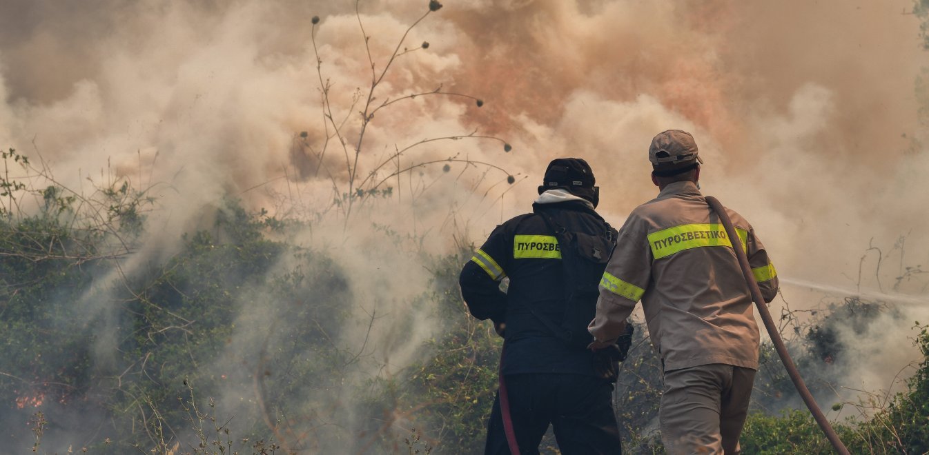 Φωτιά σε δασική έκταση στο Ναύπλιο – Επιχειρούν 30 πυροσβέστες