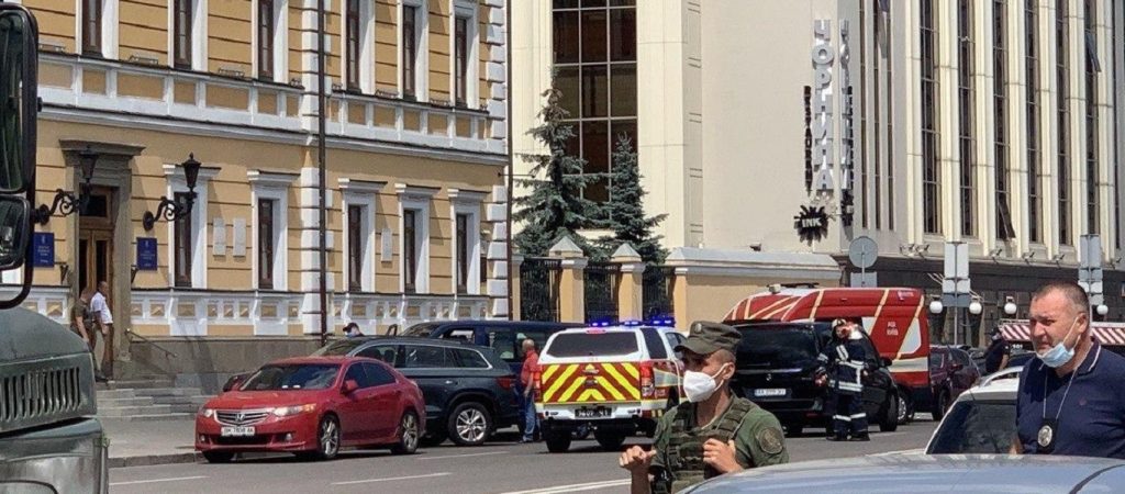 Ουκρανία: Άνδρας απειλεί να ανατινάξει τράπεζα στο Κίεβο