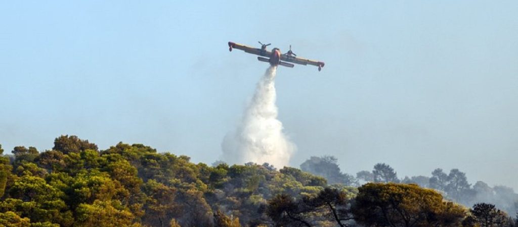 Κεφαλονιά: Ξέσπασε φωτιά και στο Αργοστόλι