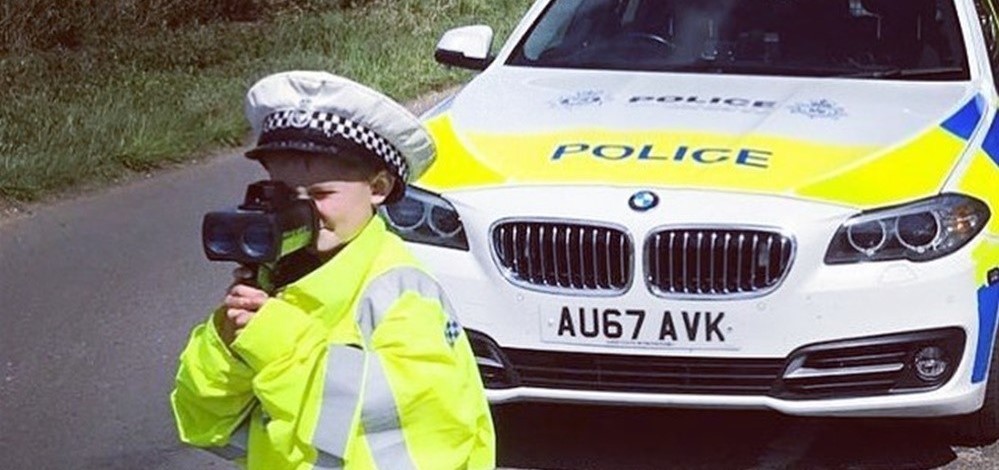 Ηνωμένο Βασίλειο: Aυτός είναι ο πιο νέος τροχονόμος (φωτό)