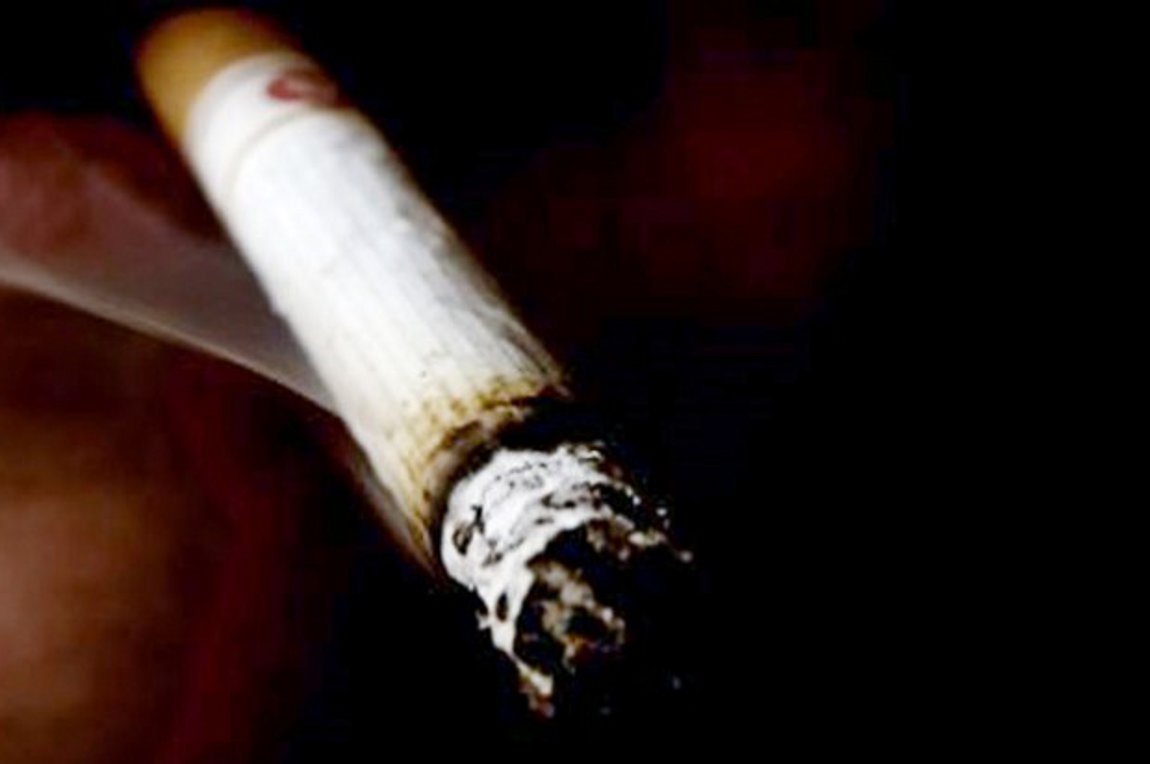Άναψε το τσιγάρο σου χωρίς… αναπτήρα – Δύο κολπάκια που θα σε σώσουν (βίντεο)