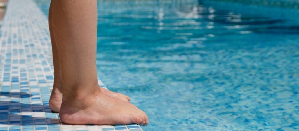 Θεσσαλονίκη: Στο αυτόφωρο 45χρονος επιδειξίας – Αυνανιζόταν σε πισίνα με παιδιά