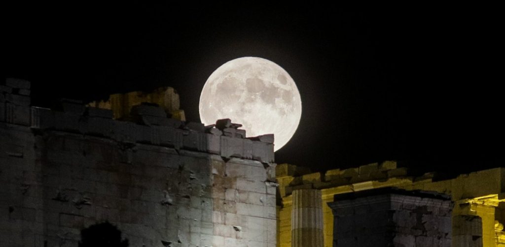 Εντυπωσίασε η Πανσέληνος του Αυγούστου – Πότε «πέφτει» η επόμενη (φώτο)