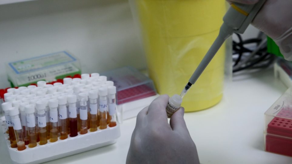Ο «Δανός» Τσιόδρας ζητά από την κυβέρνηση να μην ξανανοίξουν τα κλαμπ